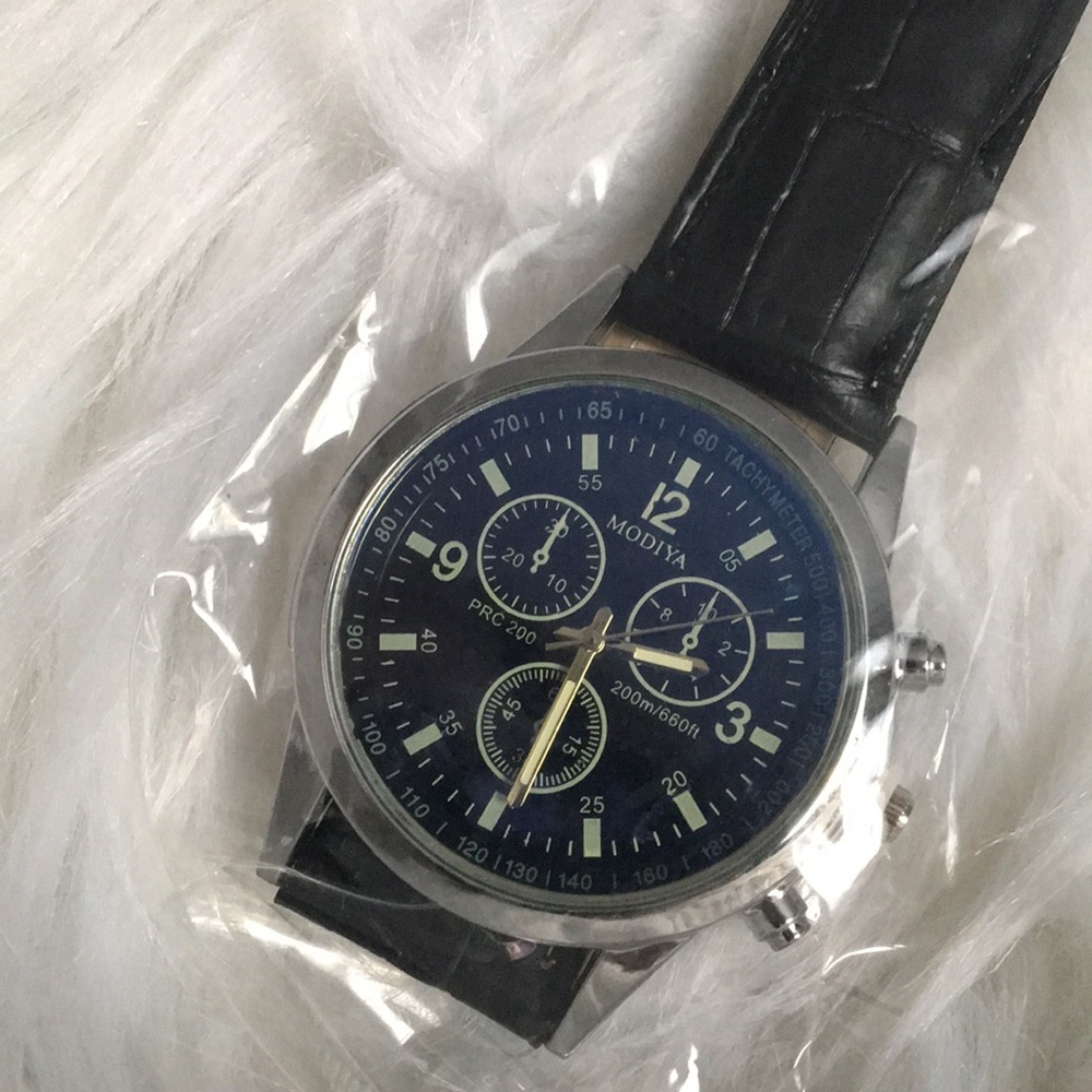 👛 Unisex Large Face Watch NWT *3 for $15**